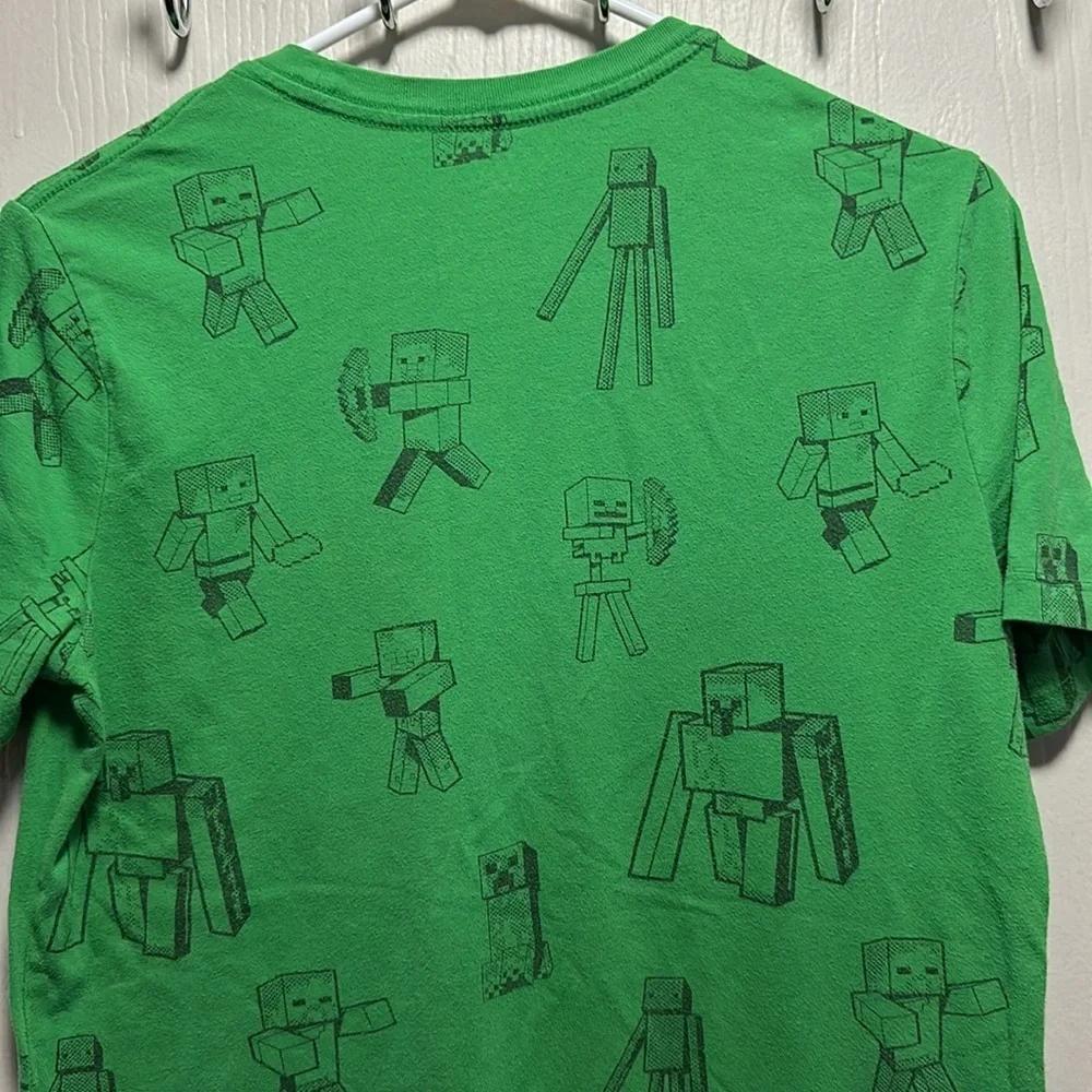 Old Navy Boys XXL (18) Minecraft Creeper Green T-Shirt | Gaming Tee | Kids Youth